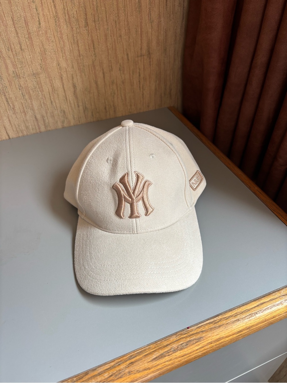 New Era Beige NY Yankees Embroidered Adjustable Baseball Cap